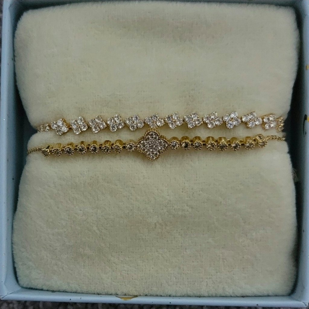 Eyecandy Gold Tone Bracelet 2 Pairs 30$